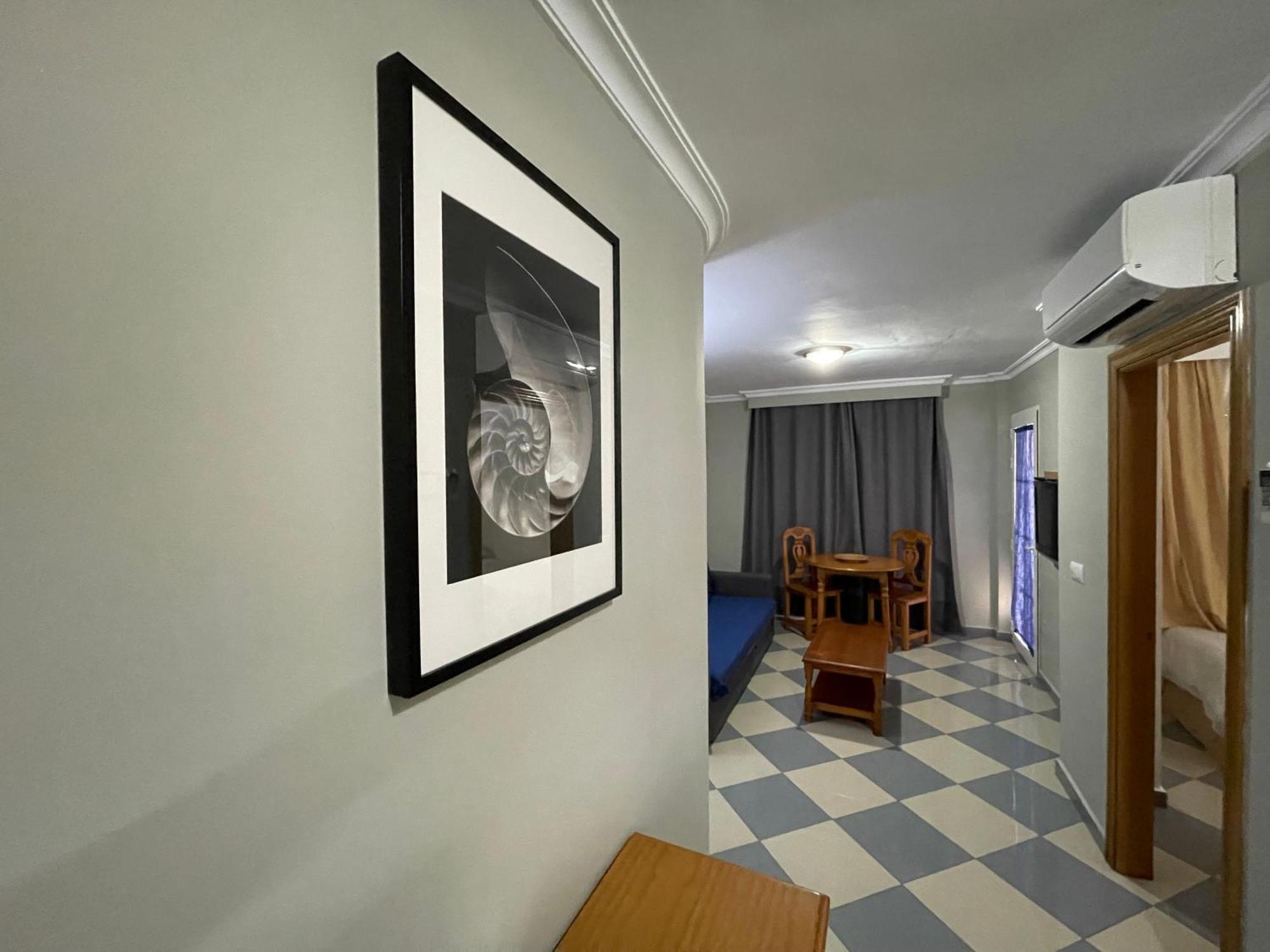 Apartamentos Nina De Oro Торремолінос Екстер'єр фото