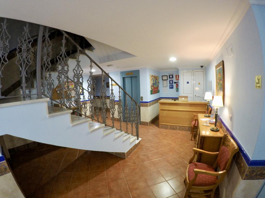 Apartamentos Nina De Oro Торремолінос Екстер'єр фото